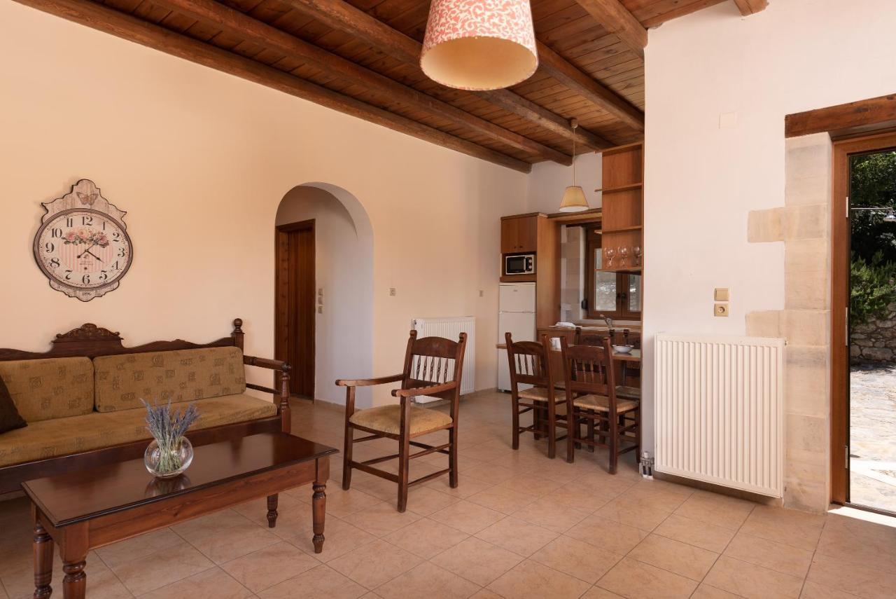 Koules Estate, With Private Pools & Bbq - Embracing Nature, By Thinkvilla Argouli Esterno foto
