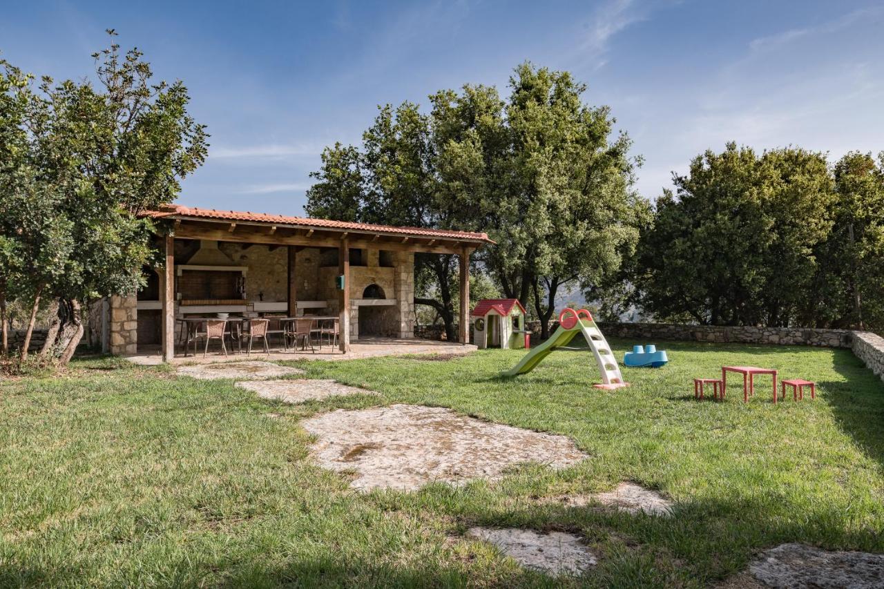 Koules Estate, With Private Pools & Bbq - Embracing Nature, By Thinkvilla Argouli Esterno foto