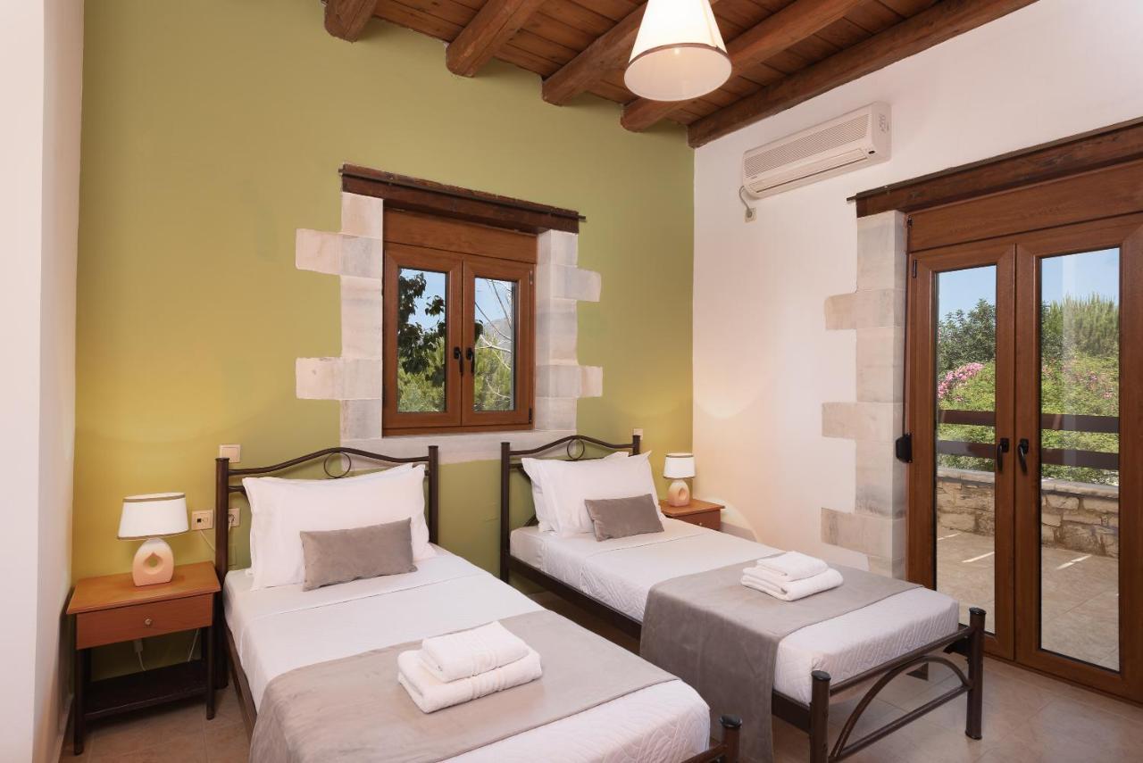 Koules Estate, With Private Pools & Bbq - Embracing Nature, By Thinkvilla Argouli Esterno foto