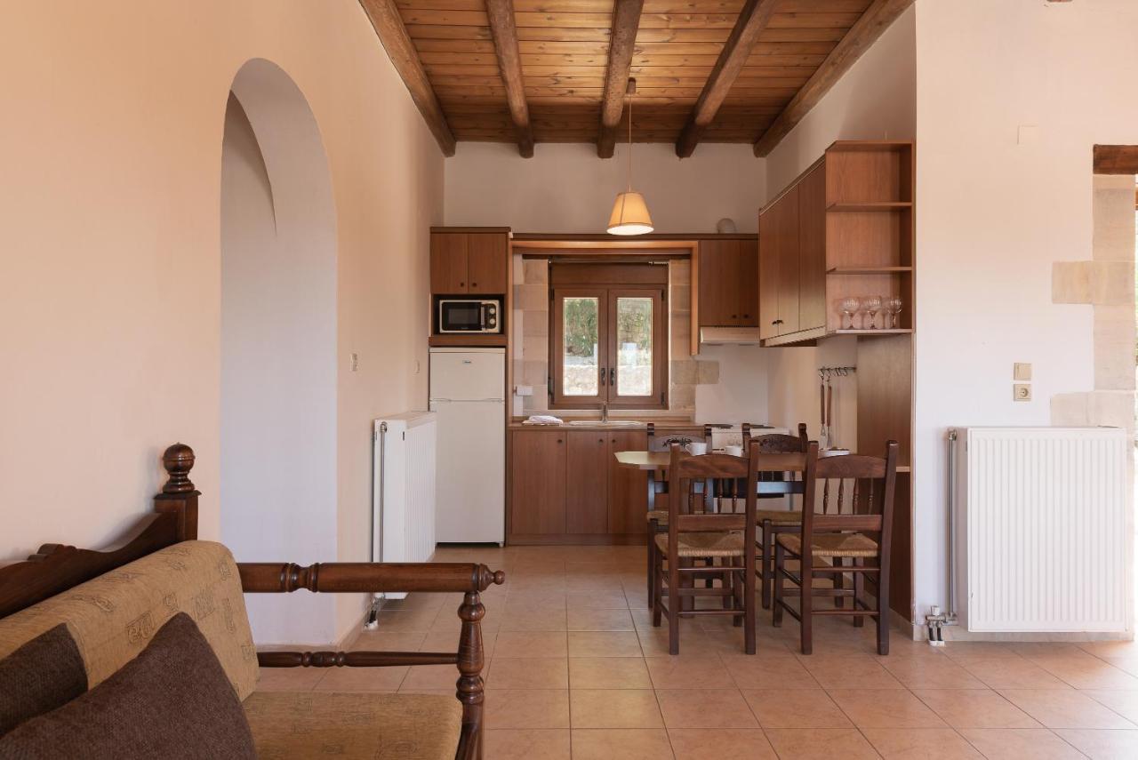 Koules Estate, With Private Pools & Bbq - Embracing Nature, By Thinkvilla Argouli Esterno foto