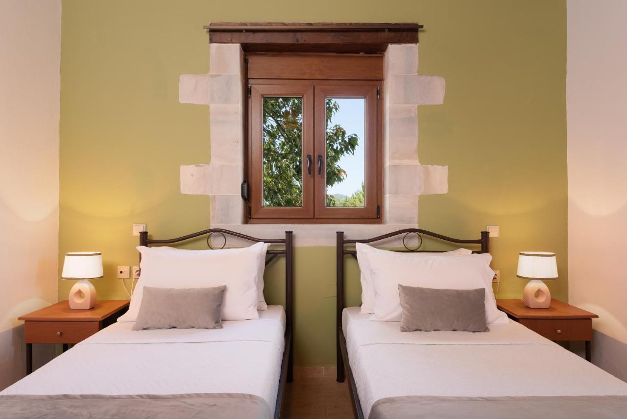 Koules Estate, With Private Pools & Bbq - Embracing Nature, By Thinkvilla Argouli Esterno foto